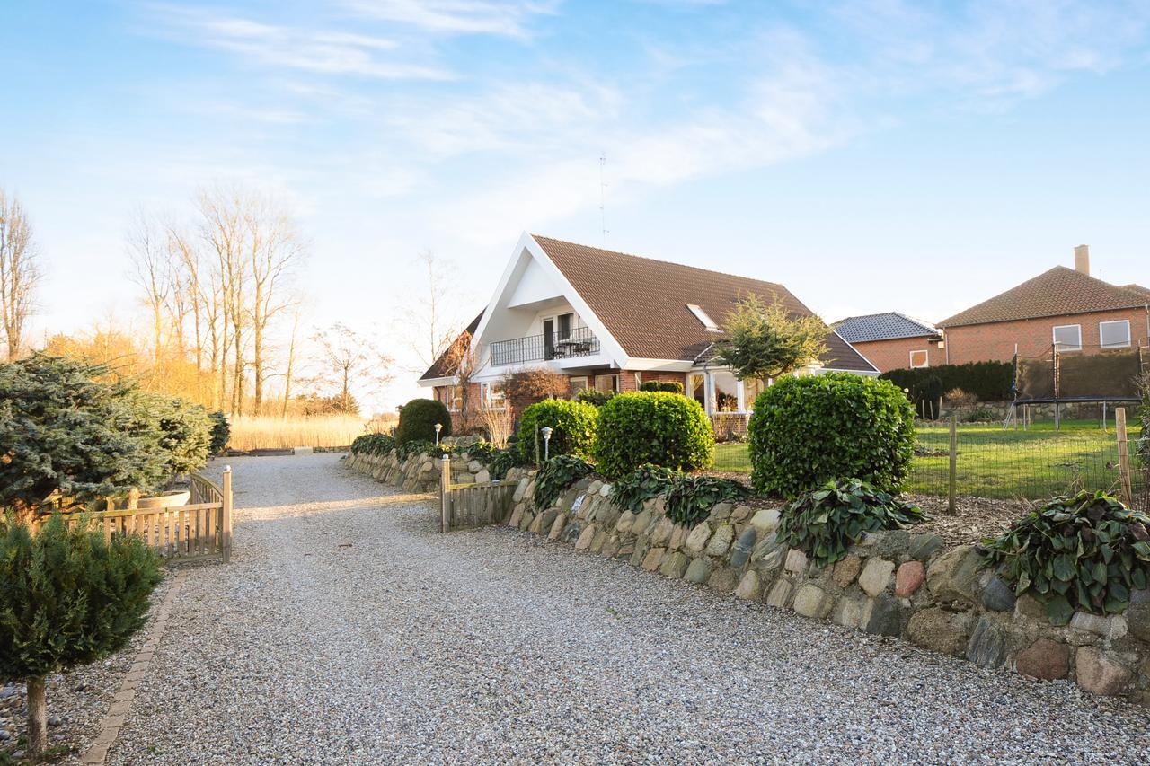 Bed And Breakfast Hasseloe Nykøbing Falster Esterno foto